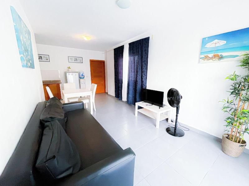 Caribbean Ocean Breeze Beach Hotel image