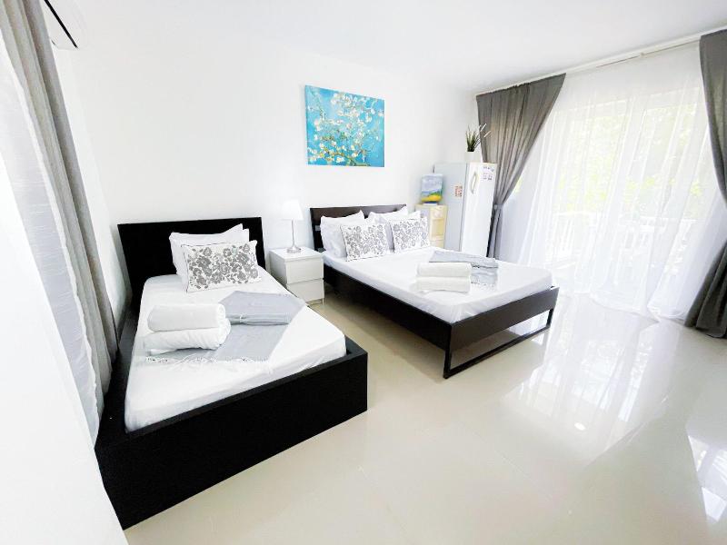 Caribbean Ocean Breeze Beach Hotel image