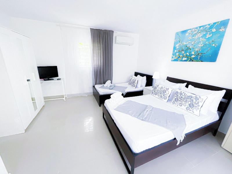 Caribbean Ocean Breeze Beach Hotel image