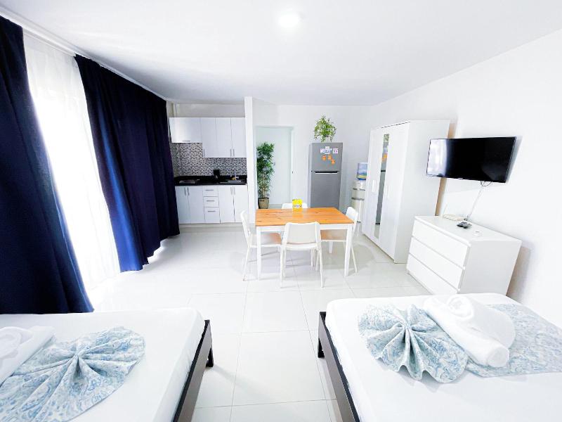 Caribbean Ocean Breeze Beach Hotel image