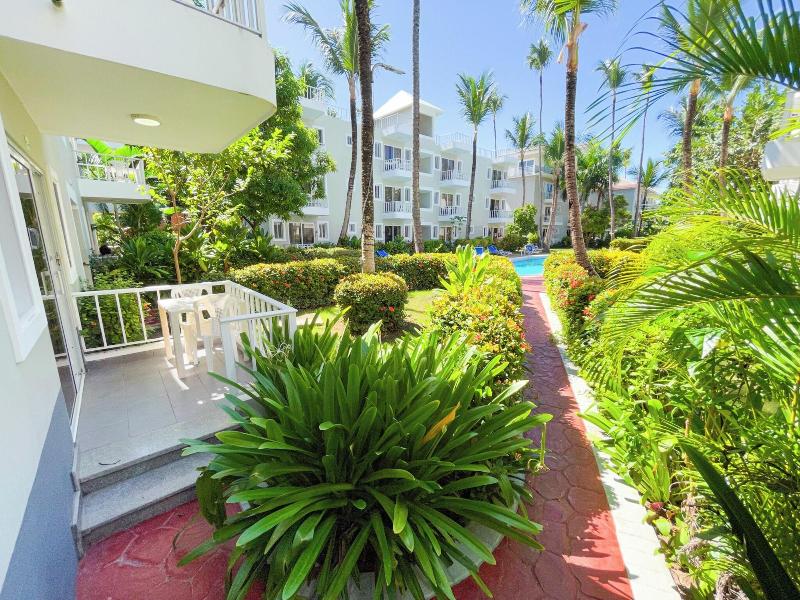 Caribbean Ocean Breeze Beach Hotel image