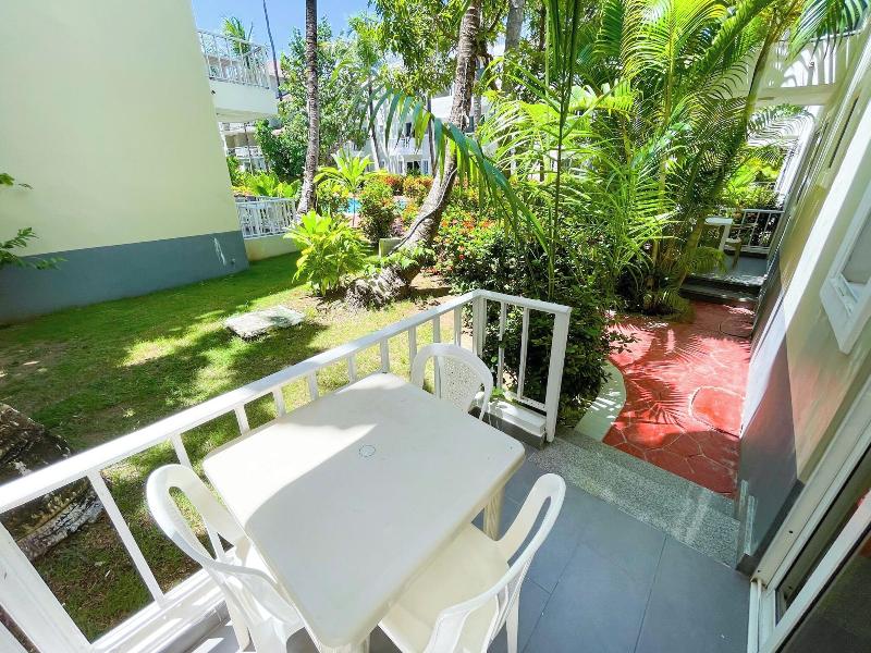 Caribbean Ocean Breeze Beach Hotel image