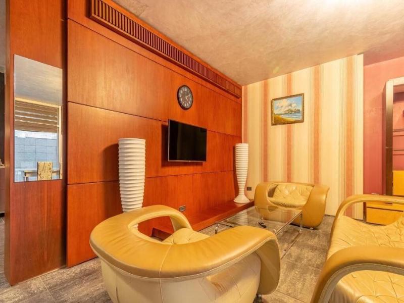 Deluxe Boutique Hotel image
