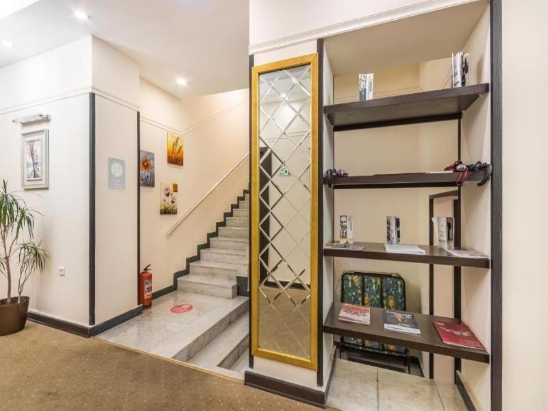 Deluxe Boutique Hotel image
