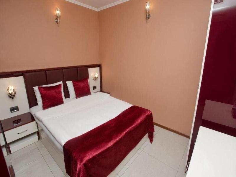 Deluxe Boutique Hotel image