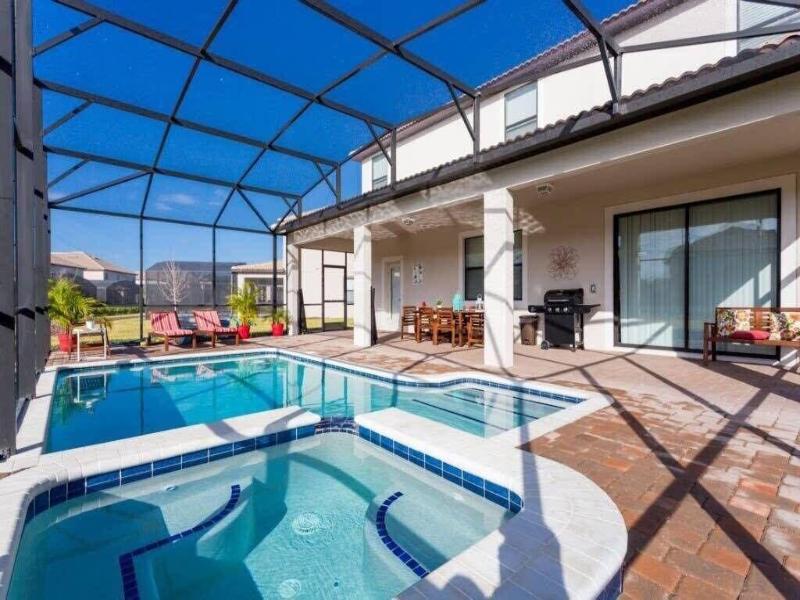 Spacious 5br, Private Pool, Beautiful Decor image