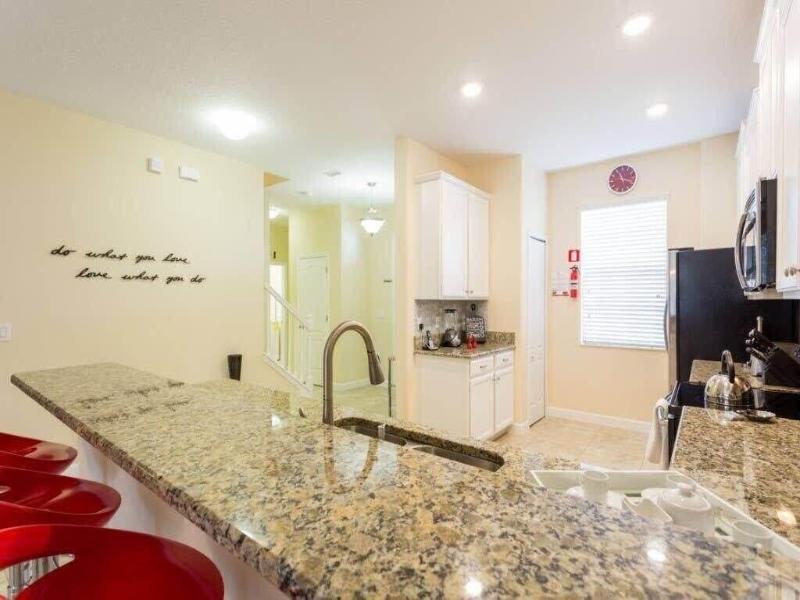 Spacious 5br, Private Pool, Beautiful Decor image
