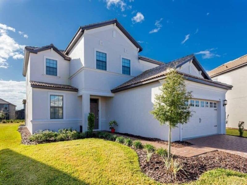 Spacious 5br, Private Pool, Beautiful Decor image