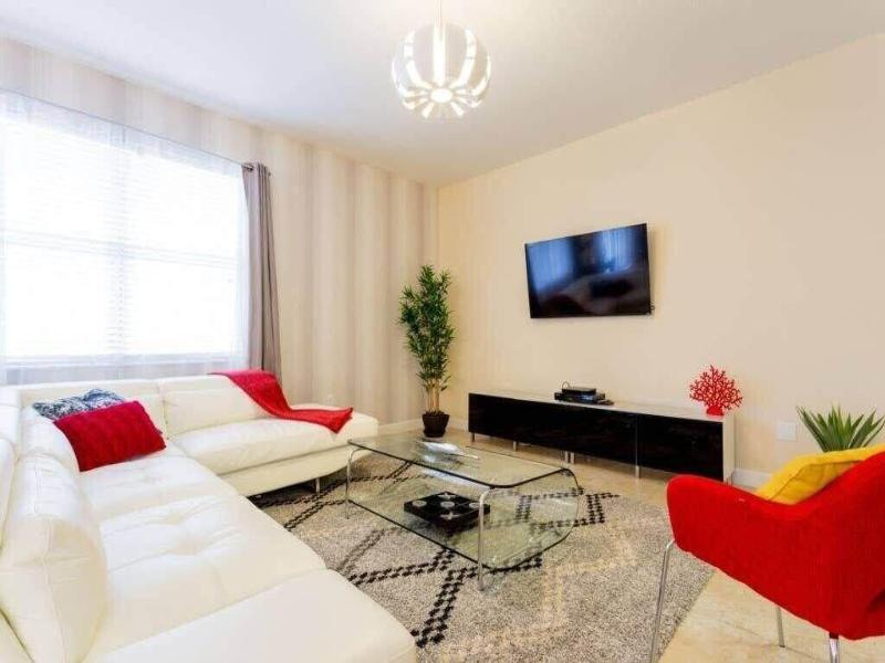 Spacious 5br, Private Pool, Beautiful Decor image