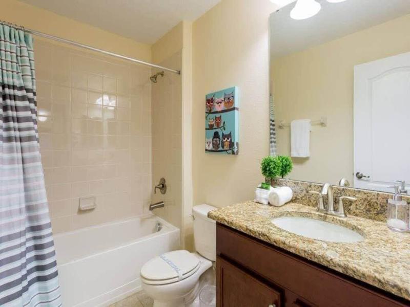 Spacious 5br, Private Pool, Beautiful Decor image