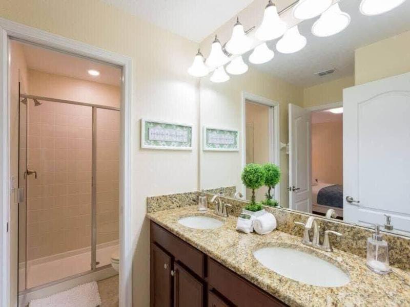 Spacious 5br, Private Pool, Beautiful Decor image