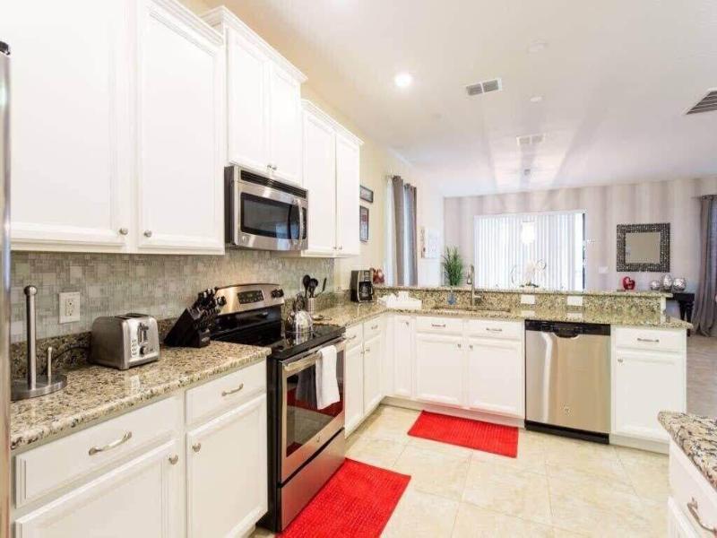 Spacious 5br, Private Pool, Beautiful Decor image