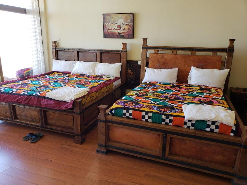 Top Twelve Hotel image