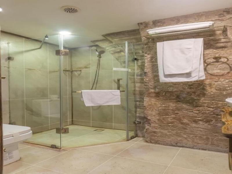 Passage Modern Hotel Baku image