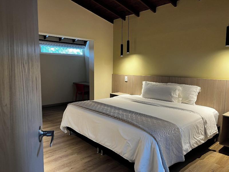 Isak Hotel & Golf Airport image