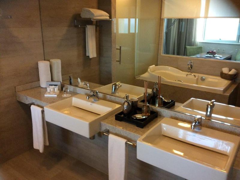 Regency Barra Hotel image