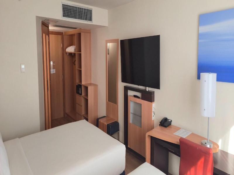 Regency Barra Hotel image
