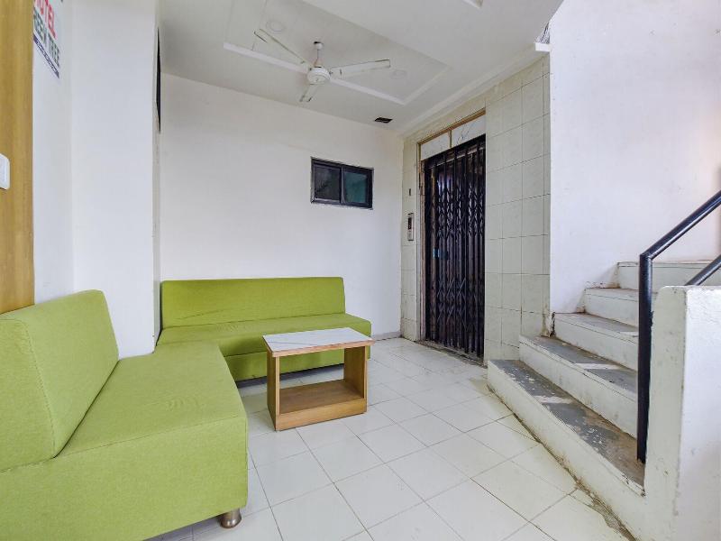 Hotel Green Tree image