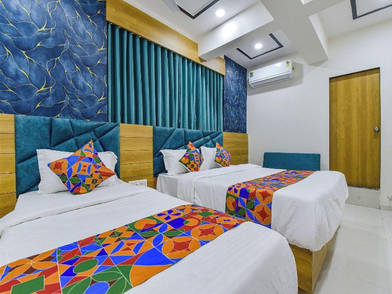 Hotel Green Tree image