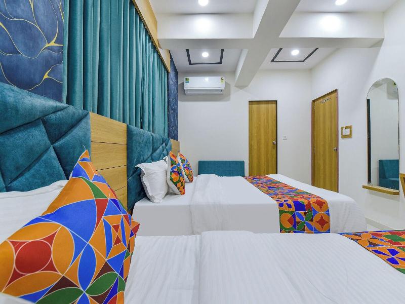 Hotel Green Tree image