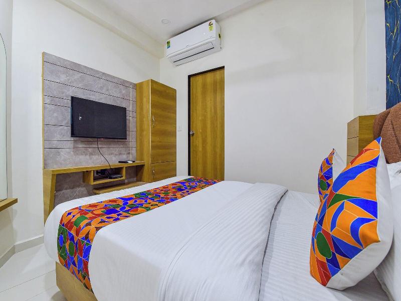 Hotel Green Tree image