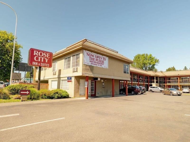 Rose City Inn And Suites — general view