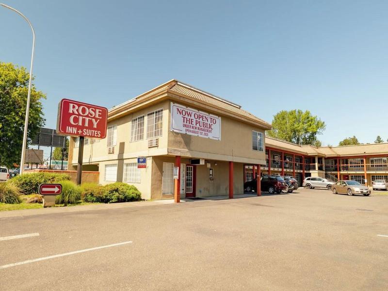 Rose City Inn And Suites image