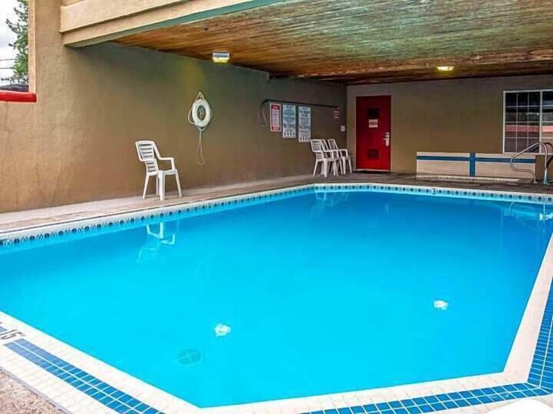 Rose City Inn And Suites — view