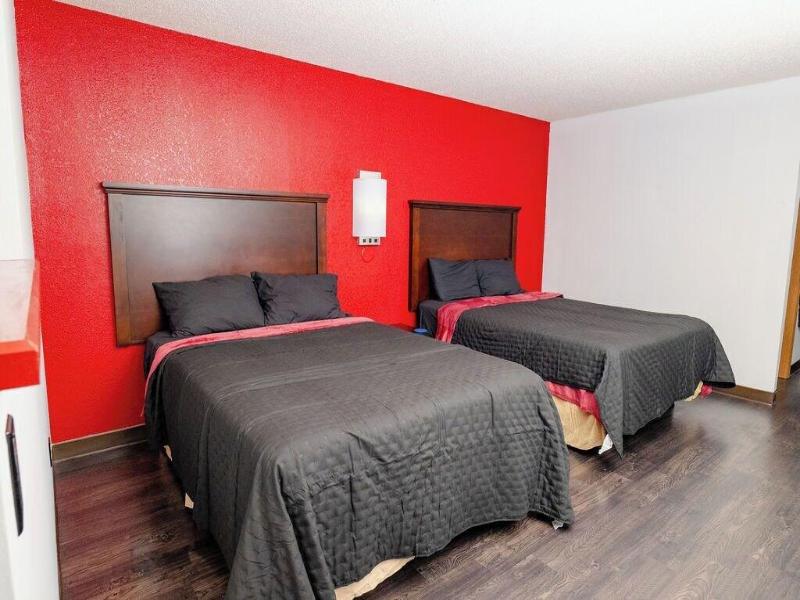 Rose City Inn And Suites image