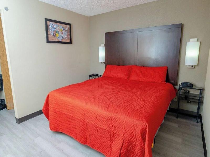 Rose City Inn And Suites image