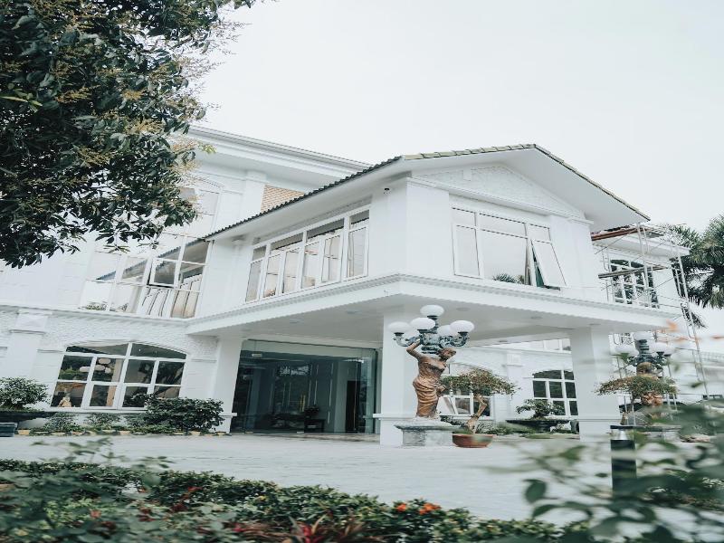 Chã¢u Sæ¡n Garden Resort image