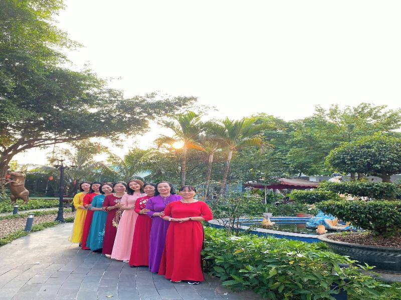 Chã¢u Sæ¡n Garden Resort image