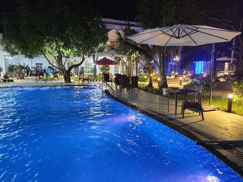 Chã¢u Sæ¡n Garden Resort image