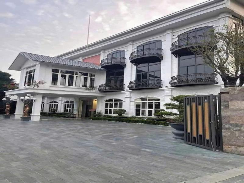 Chã¢u Sæ¡n Garden Resort image