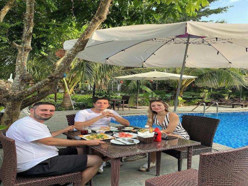 Chã¢u Sæ¡n Garden Resort image