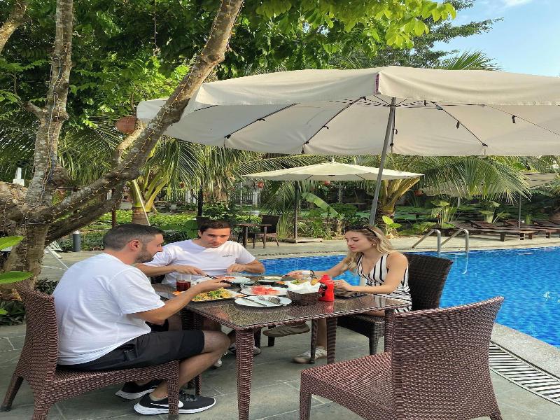 Chã¢u Sæ¡n Garden Resort image
