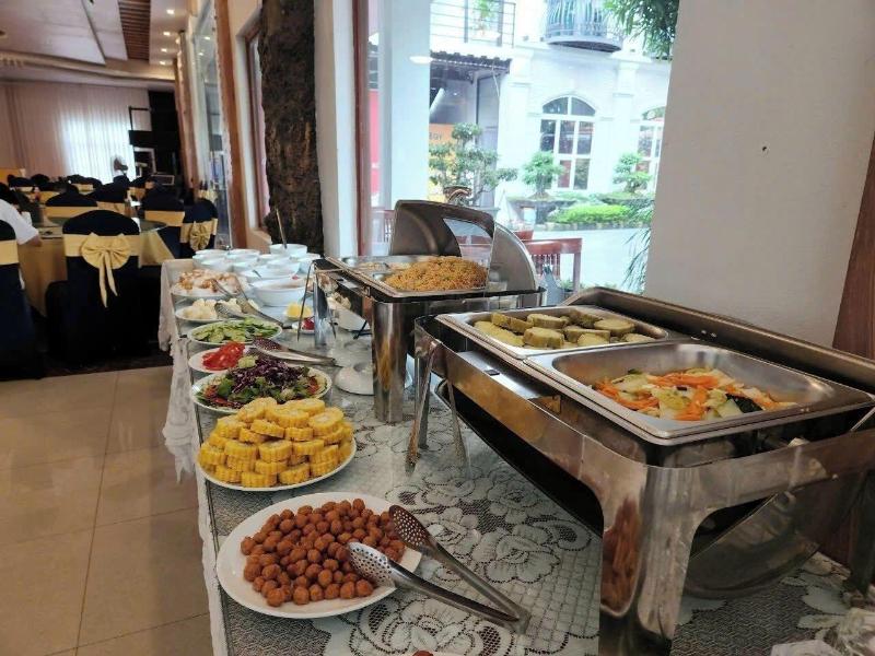 Chã¢u Sæ¡n Garden Resort image