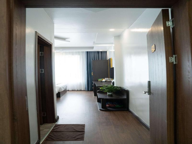 Chã¢u Sæ¡n Garden Resort image