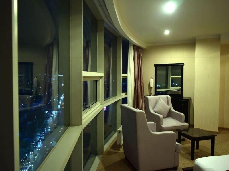 Royal Mountain Hotel image