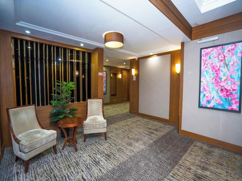 Royal Mountain Hotel image