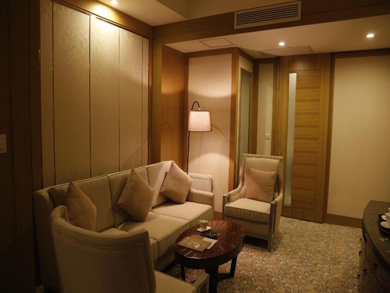Royal Mountain Hotel image