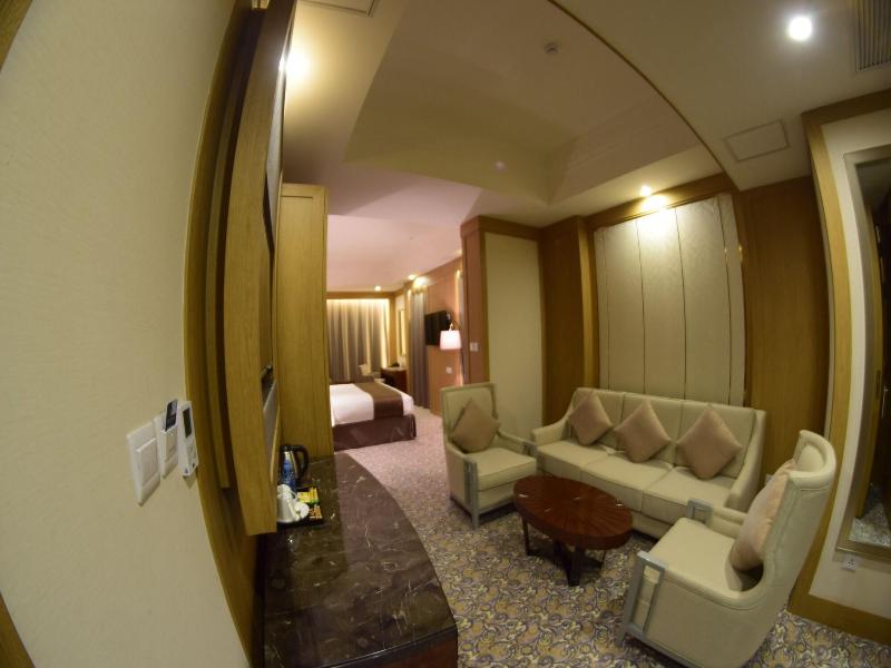 Royal Mountain Hotel image