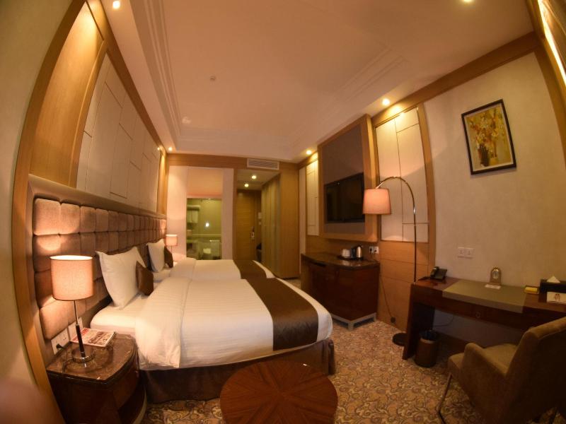 Royal Mountain Hotel image