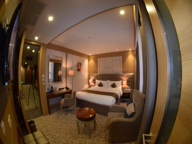 Royal Mountain Hotel image