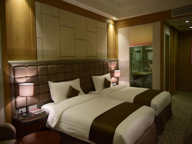 Royal Mountain Hotel image