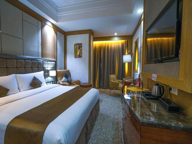 Royal Mountain Hotel image