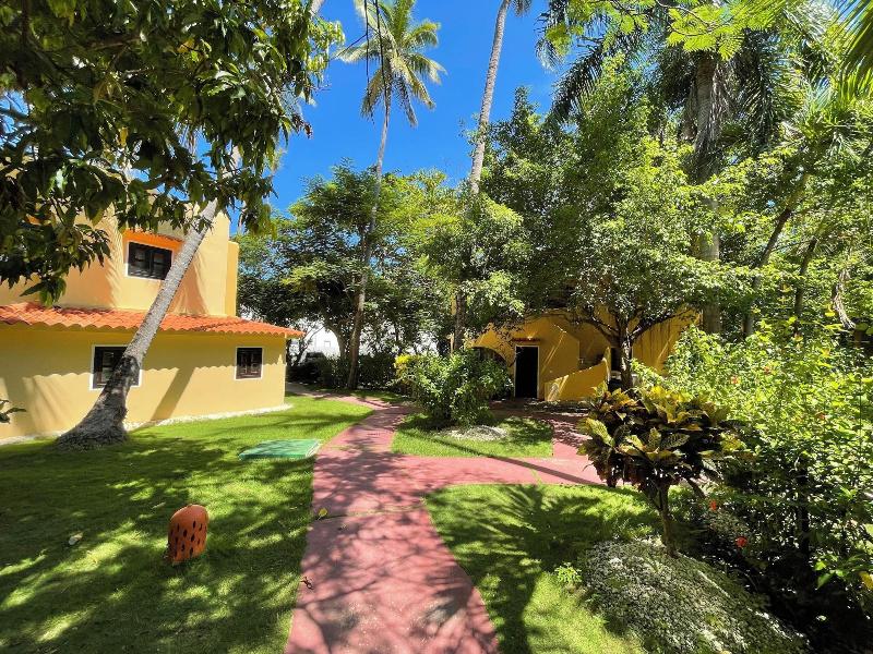 Bavaro Seaside Villas Beach Hotel & Spa image