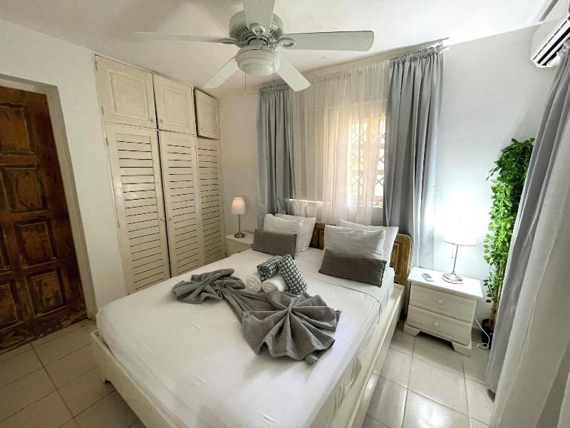 Bavaro Seaside Villas Beach Hotel & Spa image