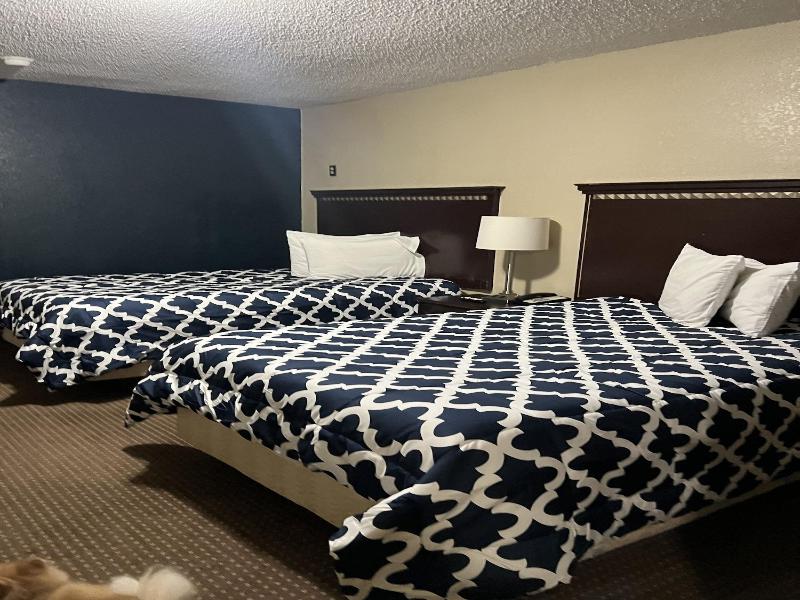 Triangle Inn Motel image