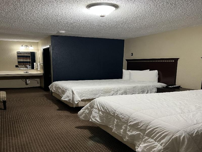 Triangle Inn Motel image